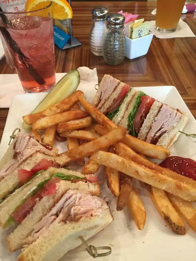17 South Booze & Bites