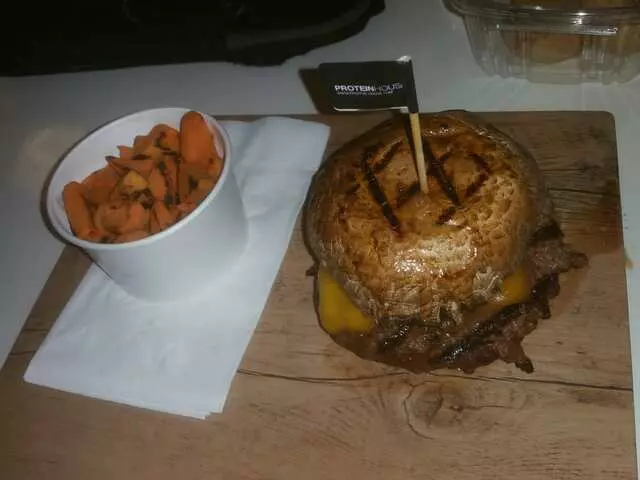 ProteinHouse