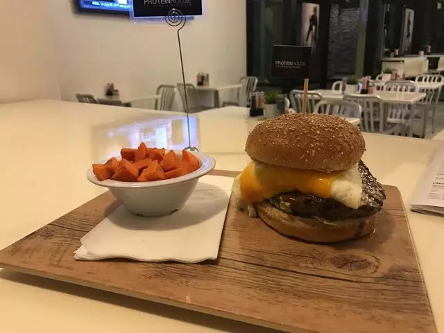 ProteinHouse