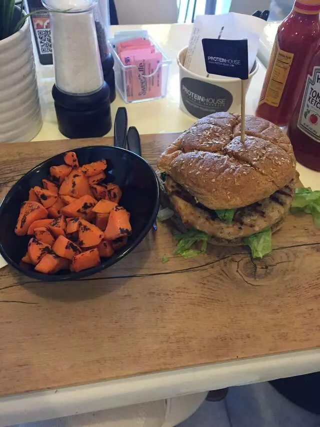 ProteinHouse