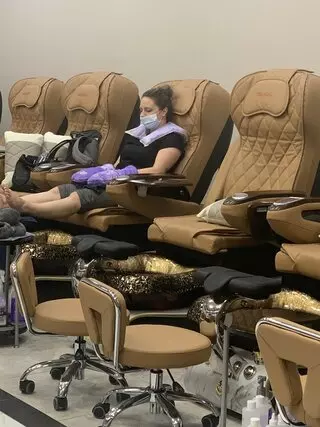 HQ Nails