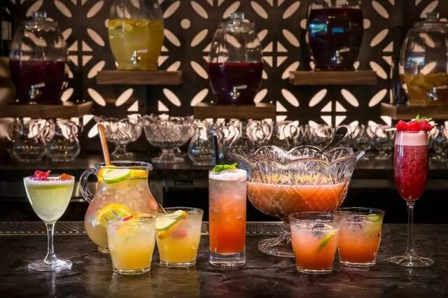 Alexxa’s Bar