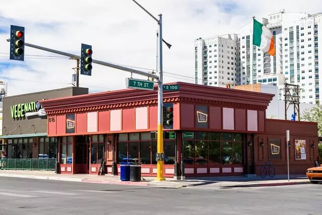 7th & Carson