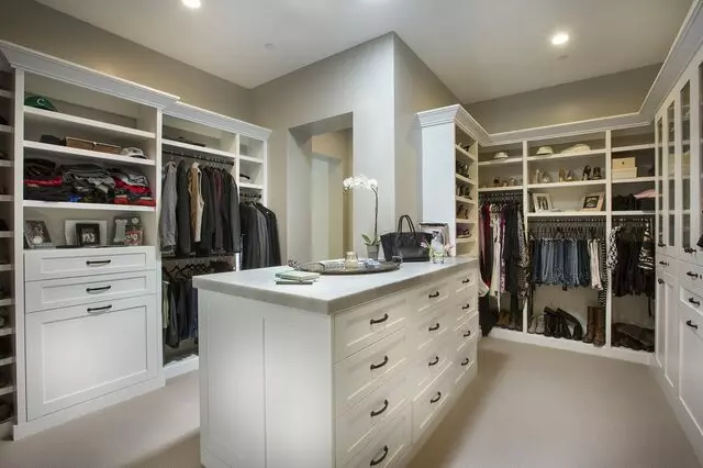Absolute Closets & Cabinetry