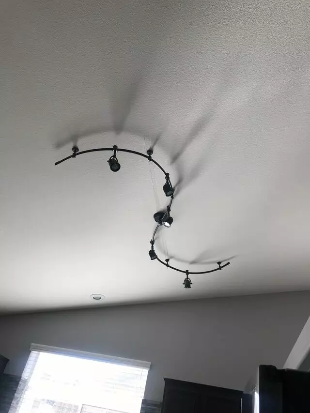 A Helping Hand Handyman Services