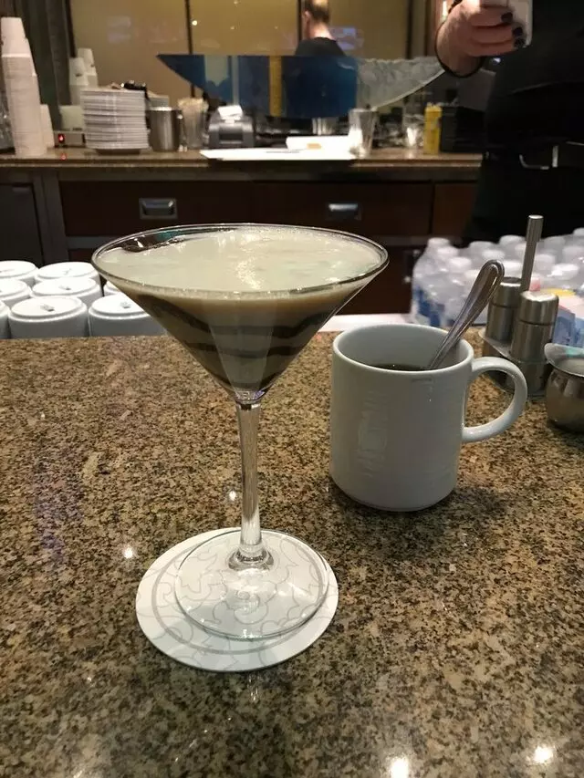 Avenue Cafe