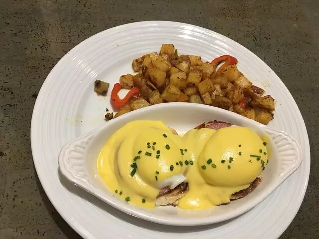 Avenue Cafe