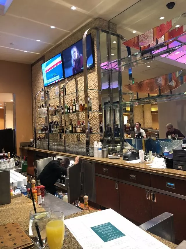 Avenue Cafe