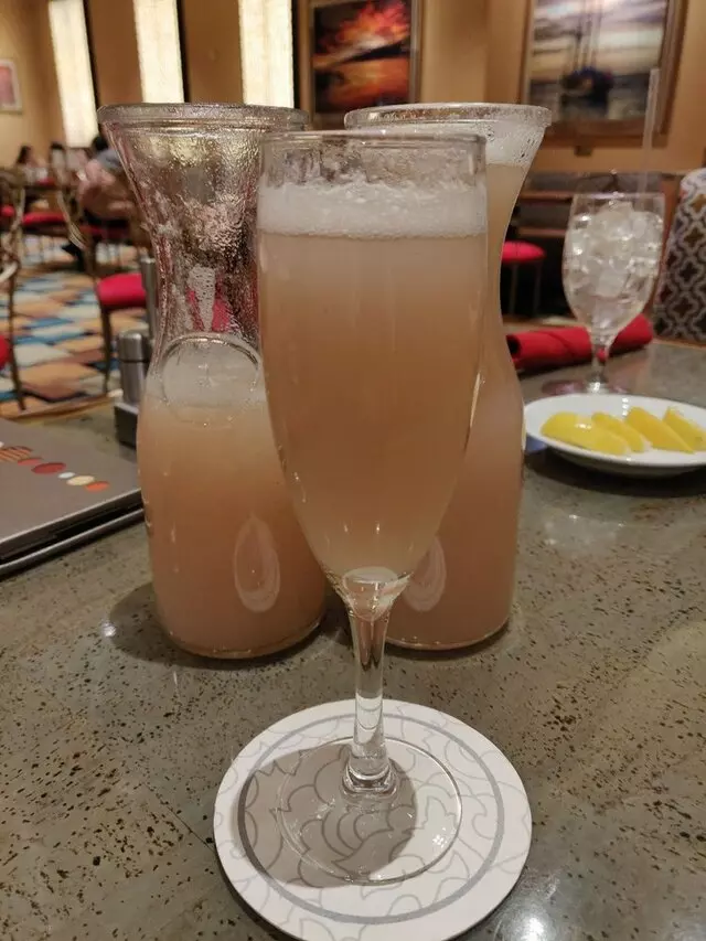 Avenue Cafe