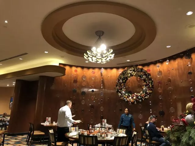Avenue Cafe