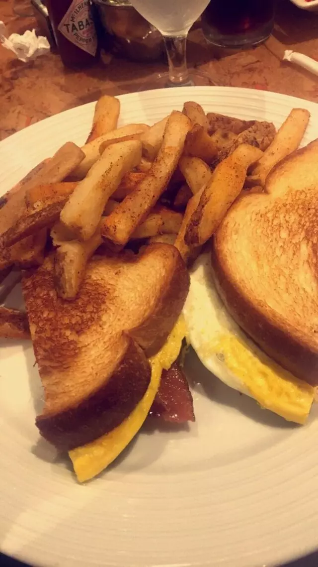 Avenue Cafe