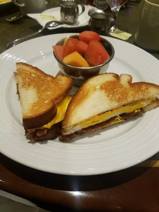 Avenue Cafe