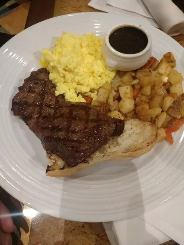 Avenue Cafe