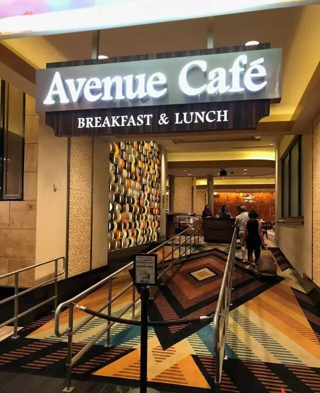 Avenue Cafe