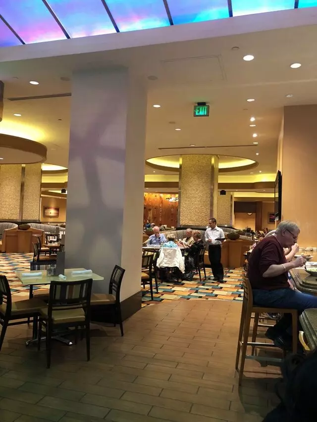 Avenue Cafe