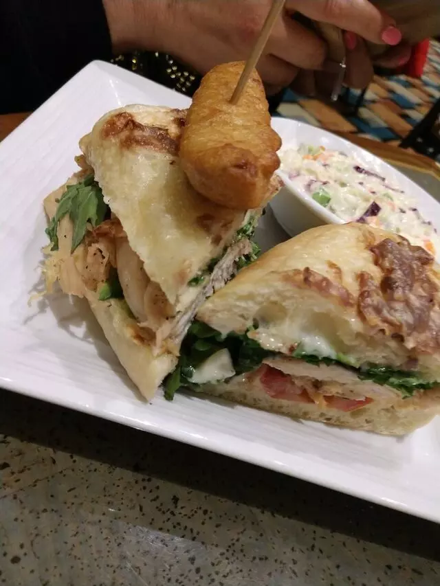 Avenue Cafe