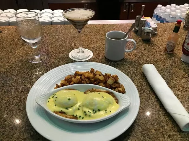 Avenue Cafe