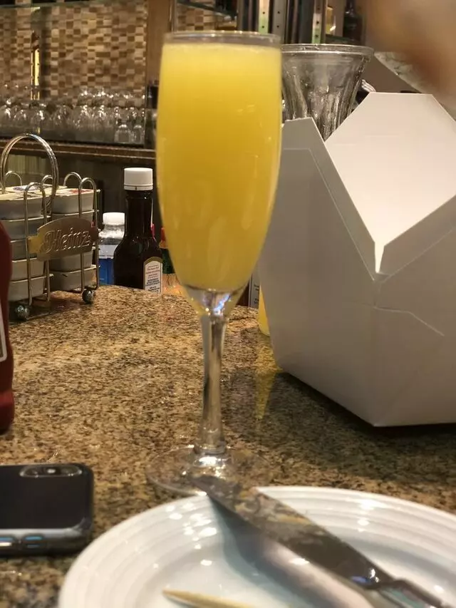 Avenue Cafe