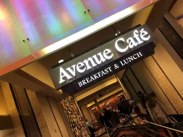 Avenue Cafe