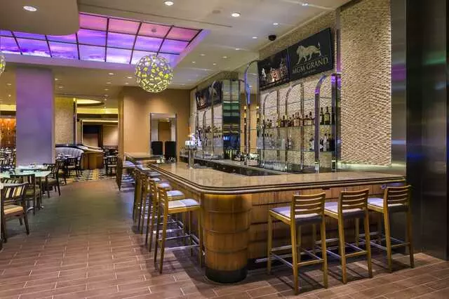Avenue Cafe