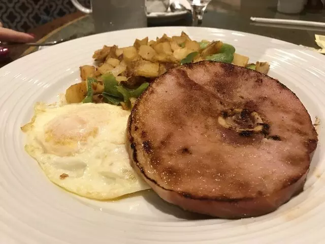 Avenue Cafe