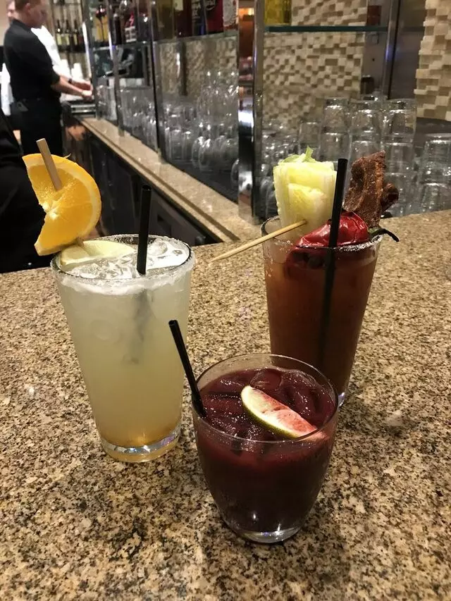 Avenue Cafe